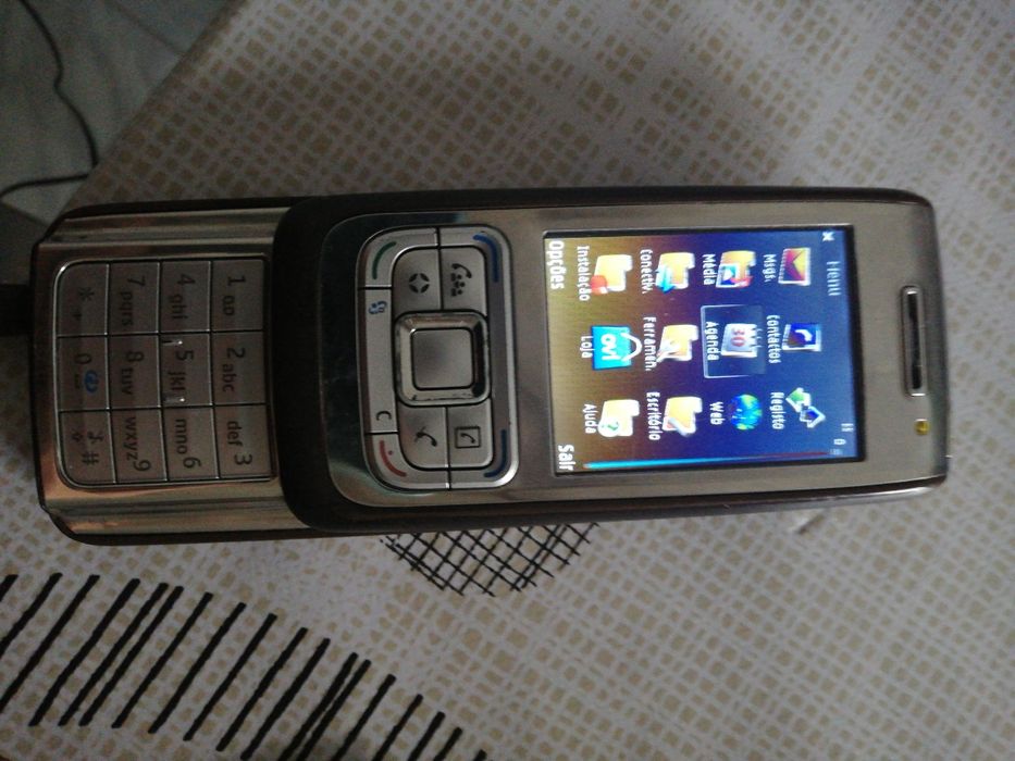 Nokia E65 raro com carregador