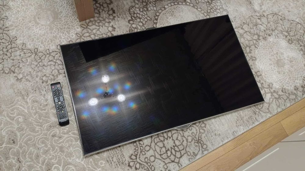 Telewizor Samsung 46 cali UE46ES8005U uszkodzony + pilot