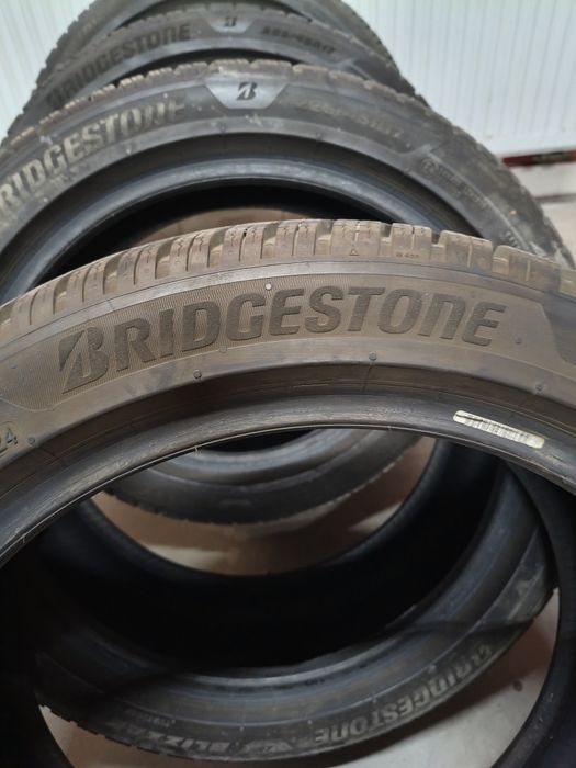 Opony zimowy 225/45 R17 Bridgestone