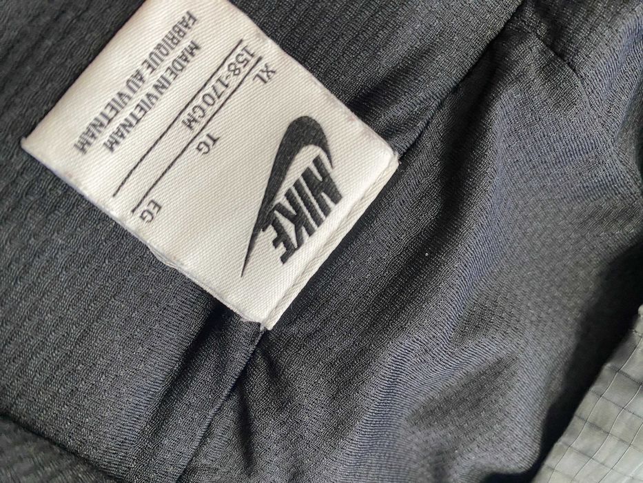 NIKE outdoor Play r.158-170 oryginalna kurtka wiatrówka dziecięca stan BDB