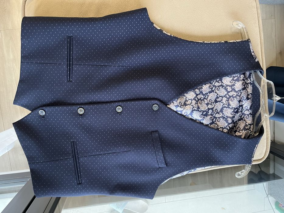 Garnitur męski z kamizelką