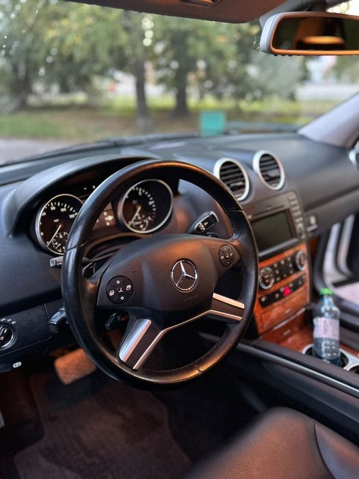 Mercedes- ML 2010рік 3.0D