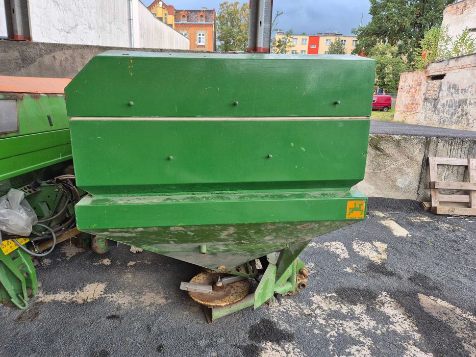 Rozsiewacz nawozu Amazone zam zau podwójna nadstawka hydraulika