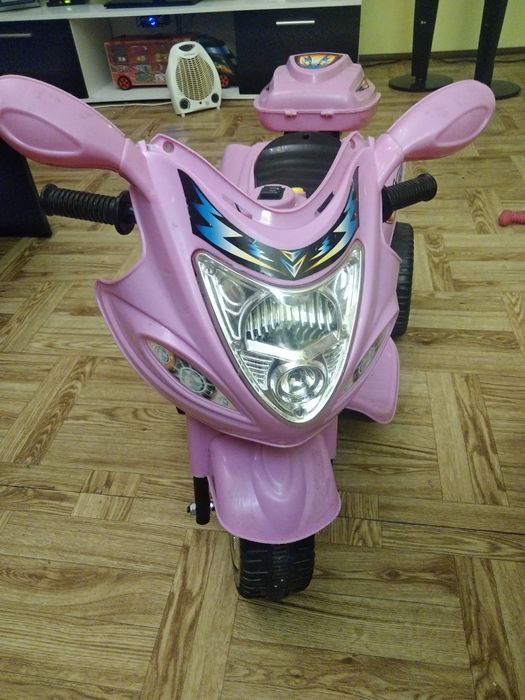 Motorek na akumulator