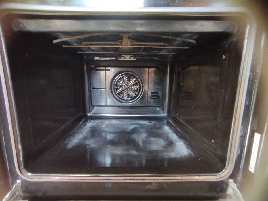 Bosch HCE6223230/01 – електроплита 60×60 см, конвекція, Німеччина