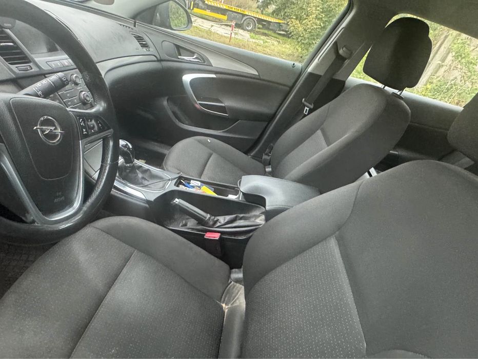 Opel Insignia 2010, uszkodzony silnik