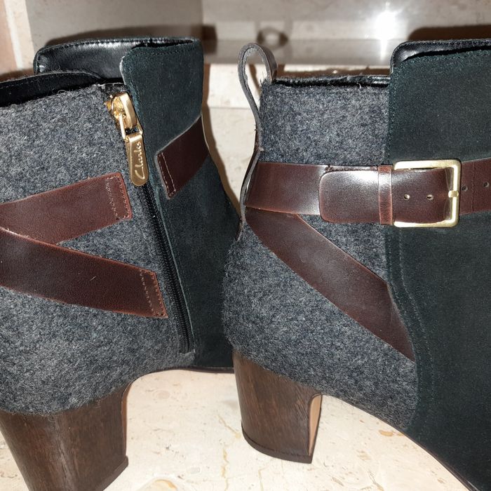 Botki Clarks. Czarny zamsz i szary filc - wełna. Roz: 41 1/2, cm 26