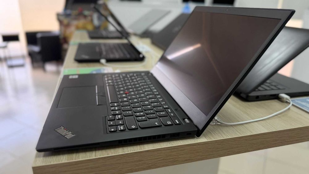 Lenovo ThinkPad X13 G1 | i5 10ª Geração | 13.3'' FHD Touch | 16GB Ram | 512GB SSD | Garantia 18 Meses