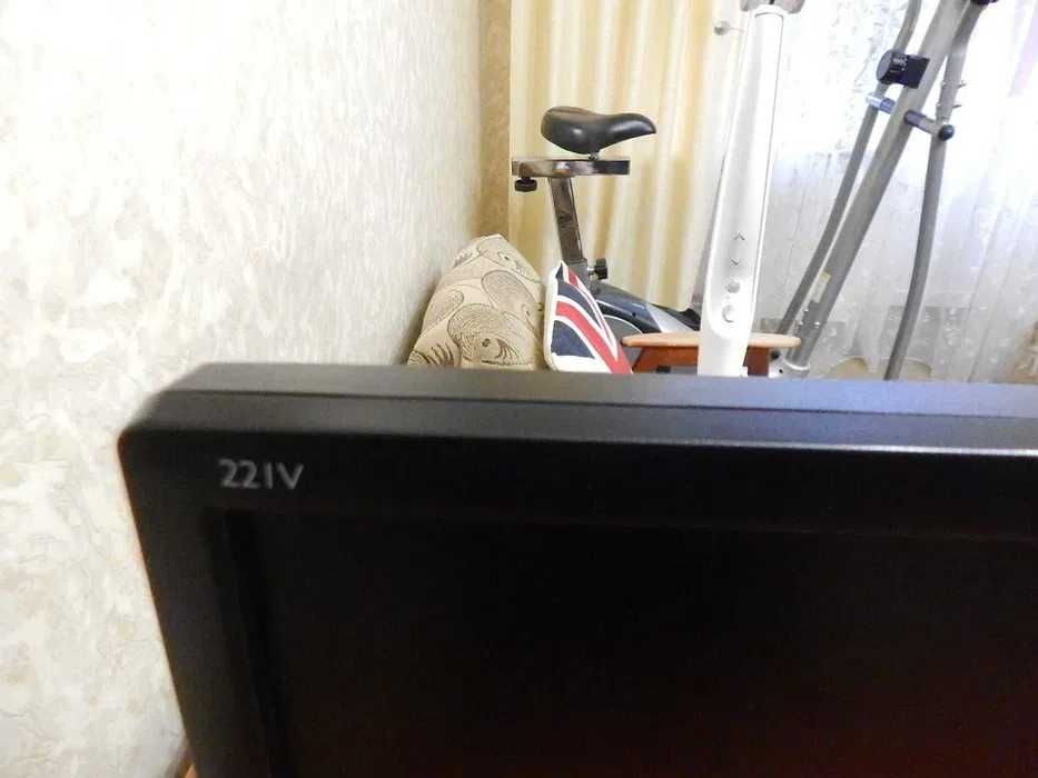 Монитор Philips 221 V2