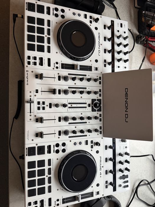 Konsola DJ Denon Prime 4+ biala