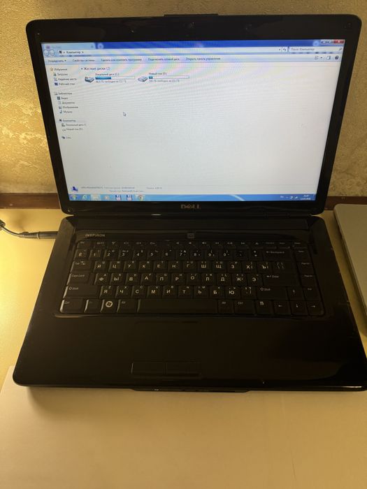 Ноутбук DELL  Inspiron