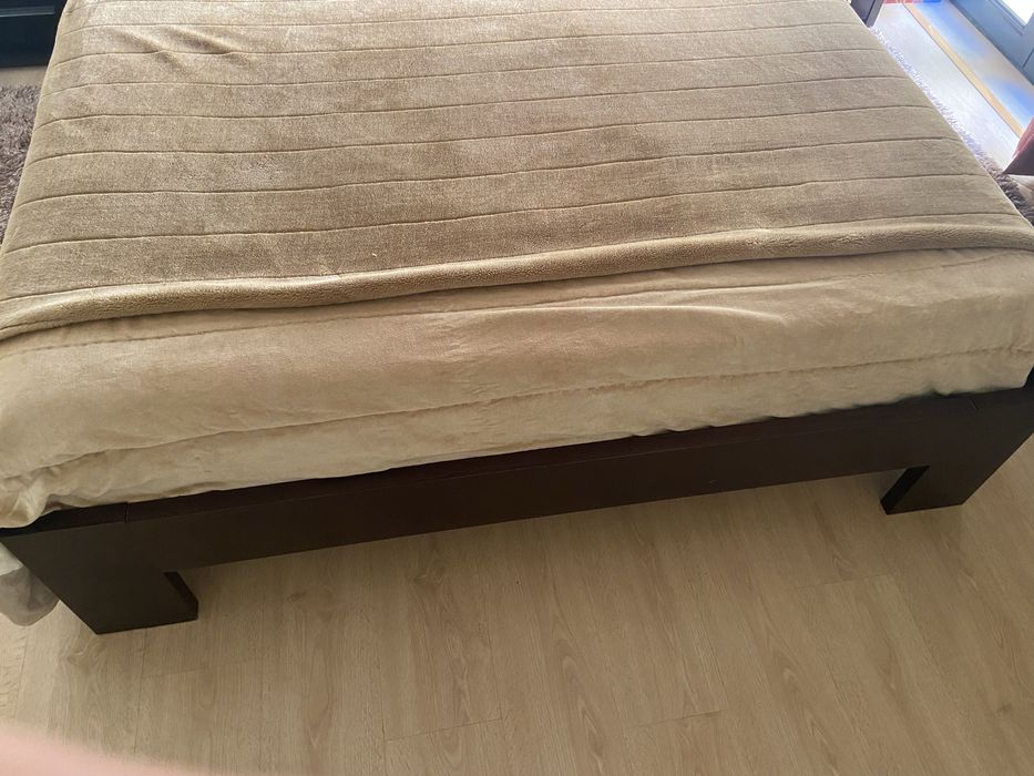 Cama casal de boa qualidade