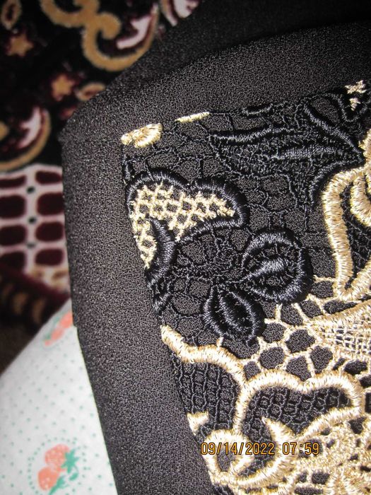 черное нарядное платье