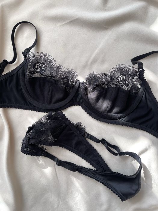 Набір нижньої білизни комплект білизни ліф та трусики стрінги