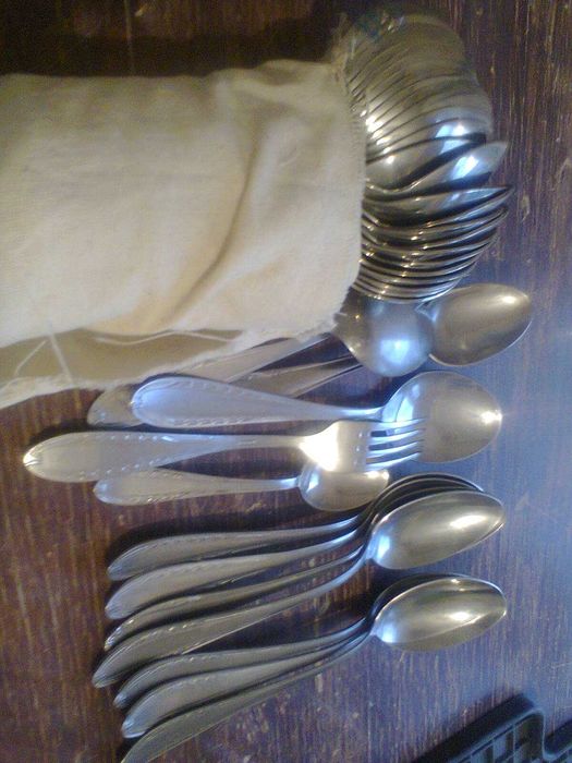 Ложки, вилки, нержавейка. Тарелки. Стаканы, Сковородка.