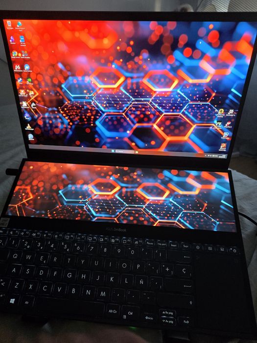 Asus Zenbook Pro Duo - I7 10750H - 32Gb - 1Tb - RTX2060 - 15 4"  OLED 4K