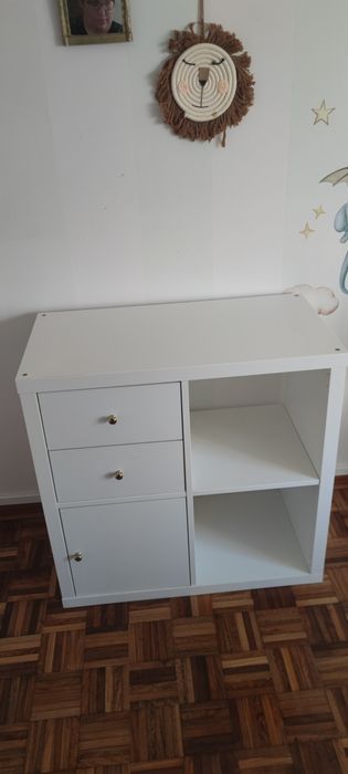 Kallax com 2 gavetas e Porta