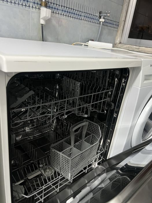 Maquina de lavar a loiça AEG