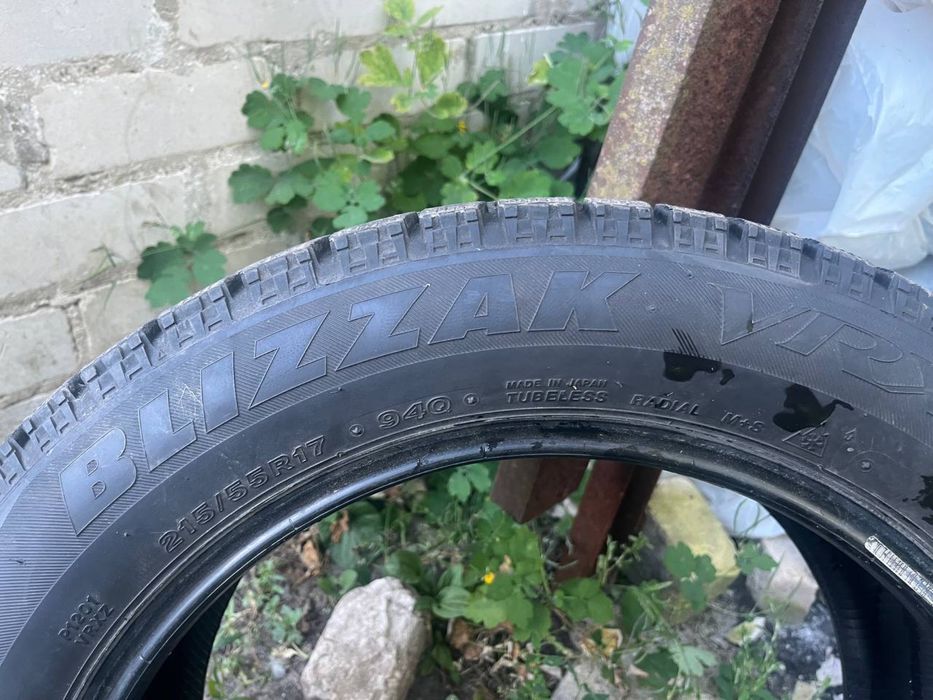 Bridgestone Blizzak R17 215/55 94Q