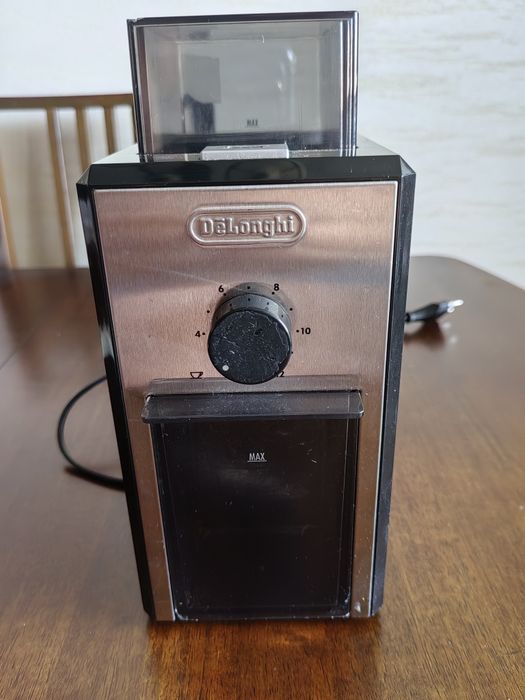 Кавомолка DeLonghi.