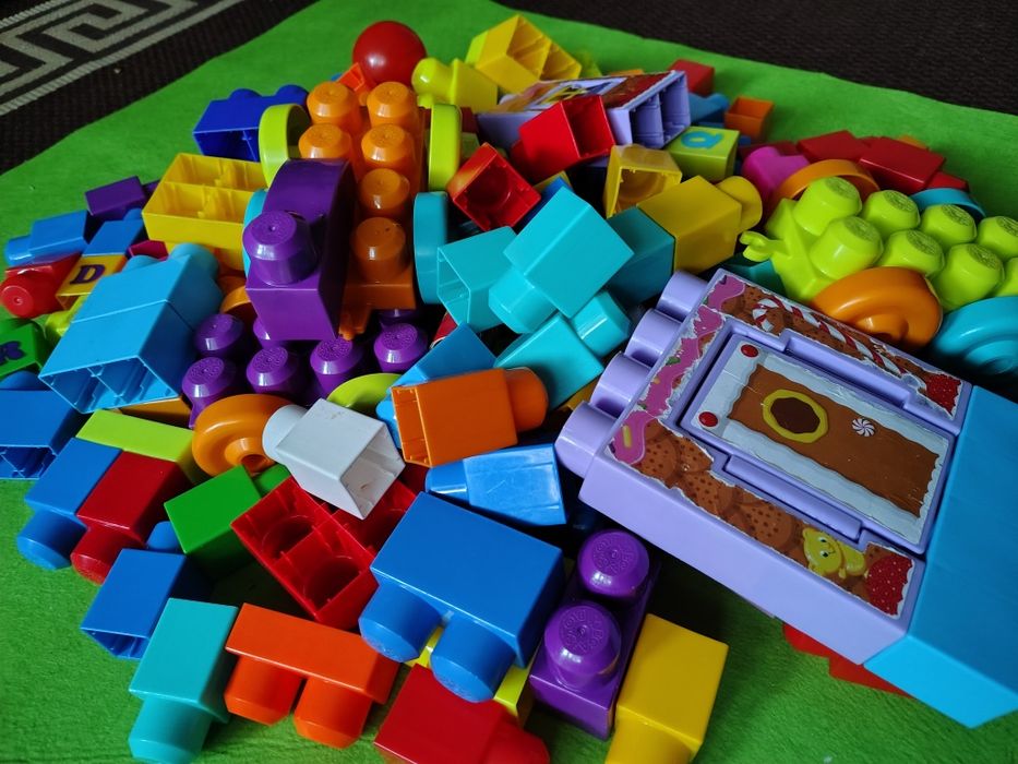 набор конструктора Mega Bloks из серии First Builders.