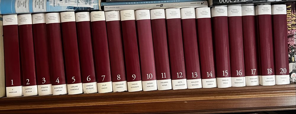 Grande Enciclopédia Universal - 20 volumes