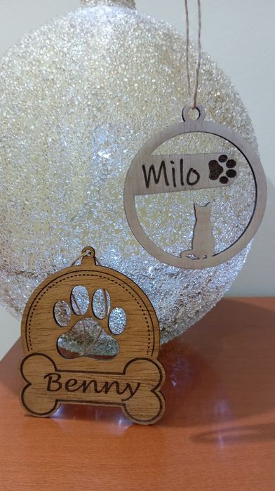 Bolas de Natal em madeira