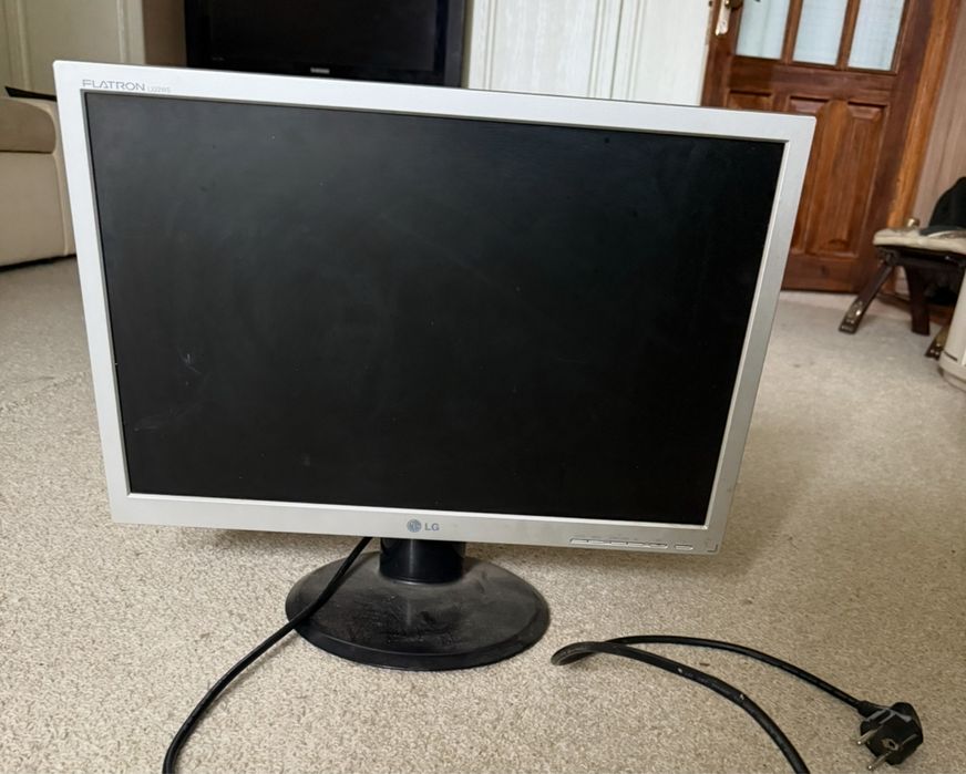 монітор lg 1080p vga