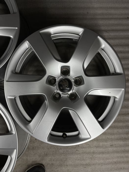 Диски R17 5x112 Et37 7.5J. Skoda Octavia A5 A7 Superb Kodiaq Karoq