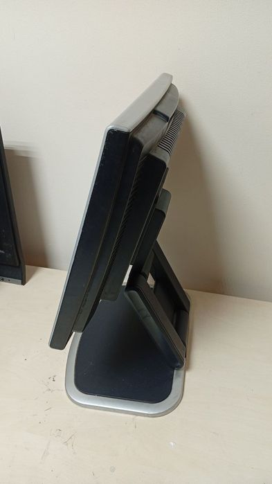 Продам монітор HP 1530 P9624D