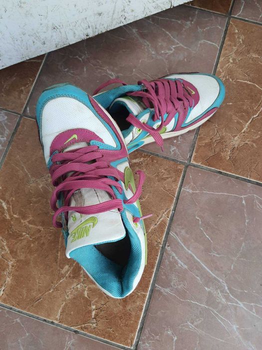 Продам кросовки Nike та інші.