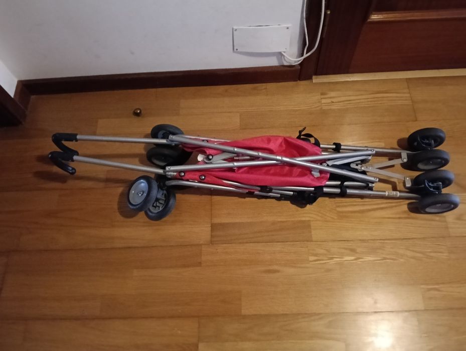 Carrinho de passeio de criança