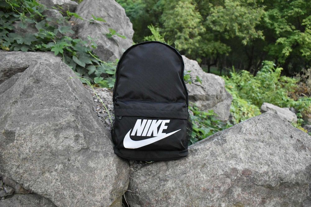 Универсальный рюкзак Nike - чёрный, лёгкий, удобный для города