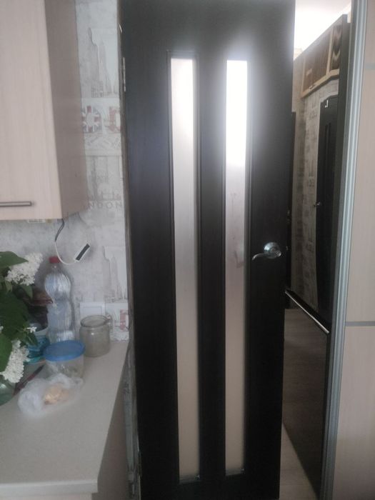 Продам межкомнатные двери