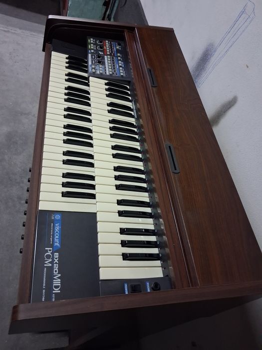 Órgão Viscount  PCM BX20 midi (2 teclados e pedaleira)