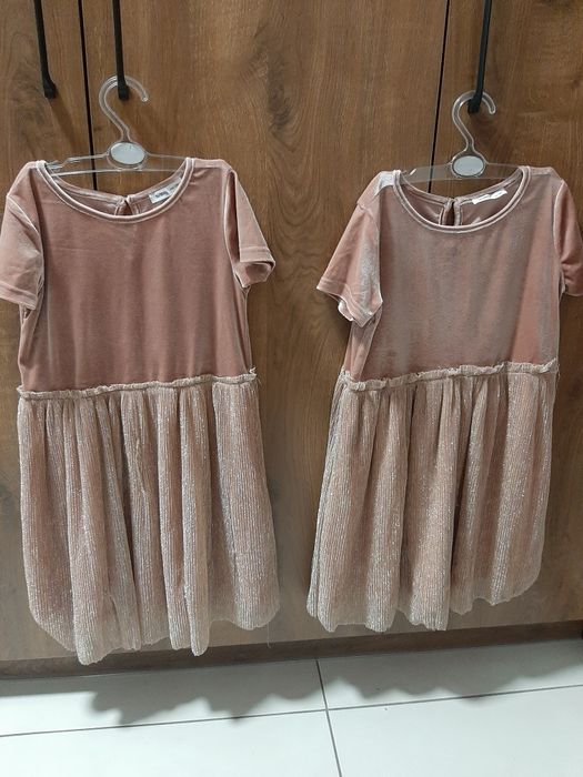 Welurowa sukienka 134