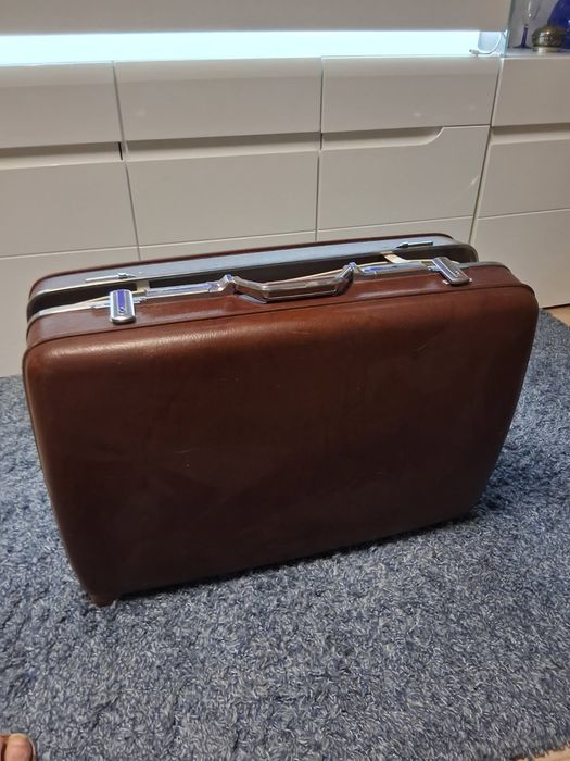 Sprzedam starą skórzaną walizkę USA