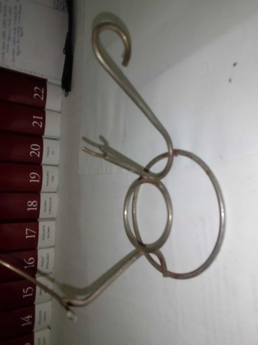telefones antigos e base para calice