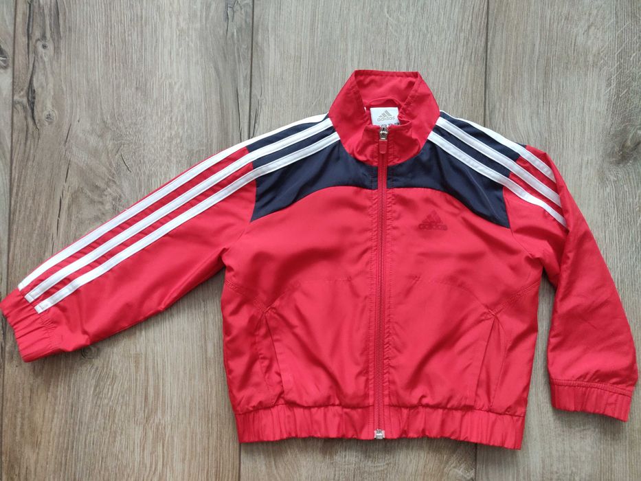 Олимпийка/ куртка Adidas на 2-3 г. рост 98 см. красного цвета