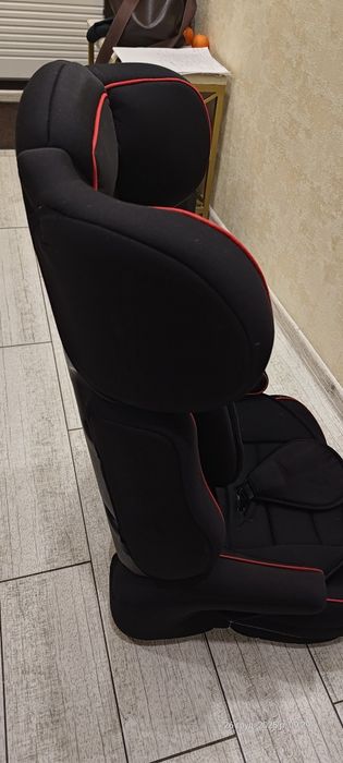 Дитяче автокрісло