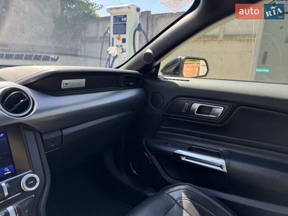 Продам автомобіль Ford Mustang 2019