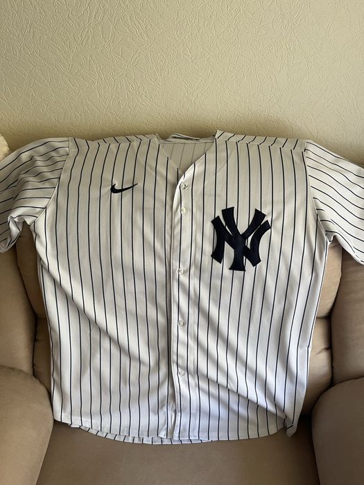 Продам бейсбольну джерсі Yankees #10, розмір L