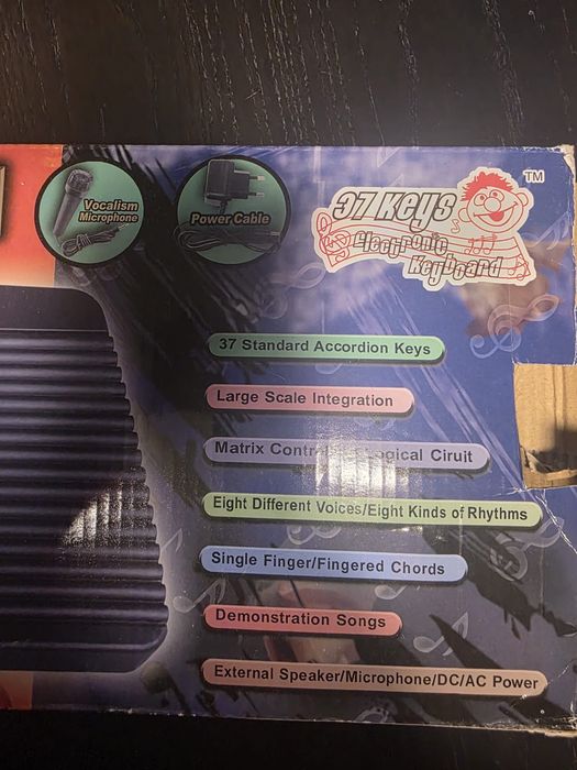 Piano de criança igual a novo