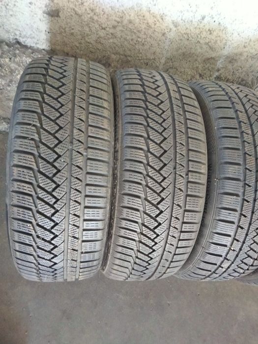 215 50R18 Continental