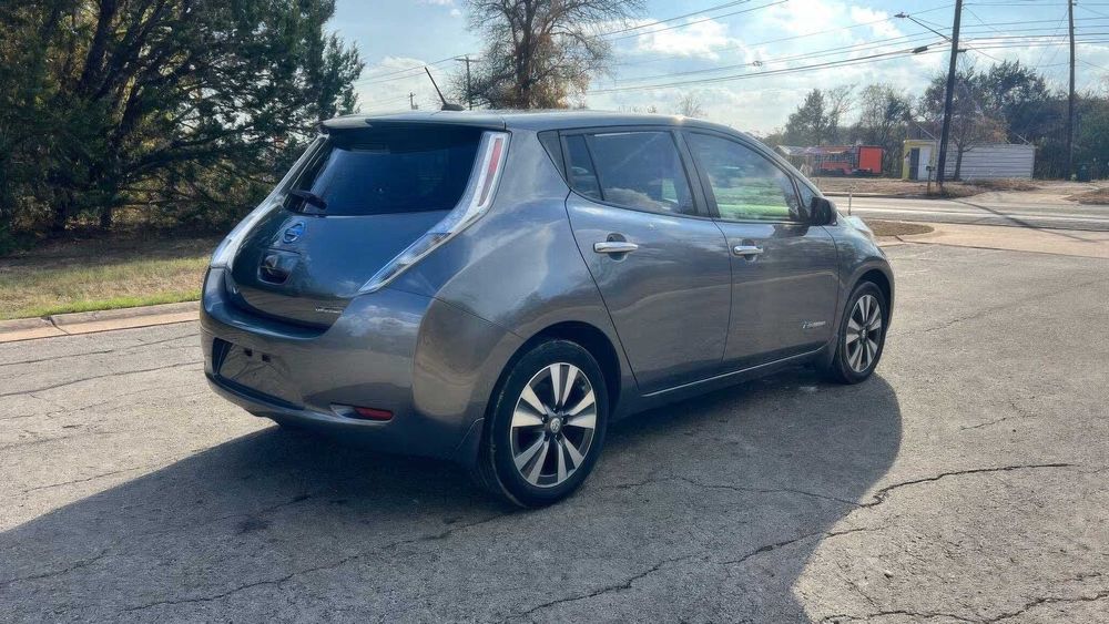 Nissan LEAF SL      2015
