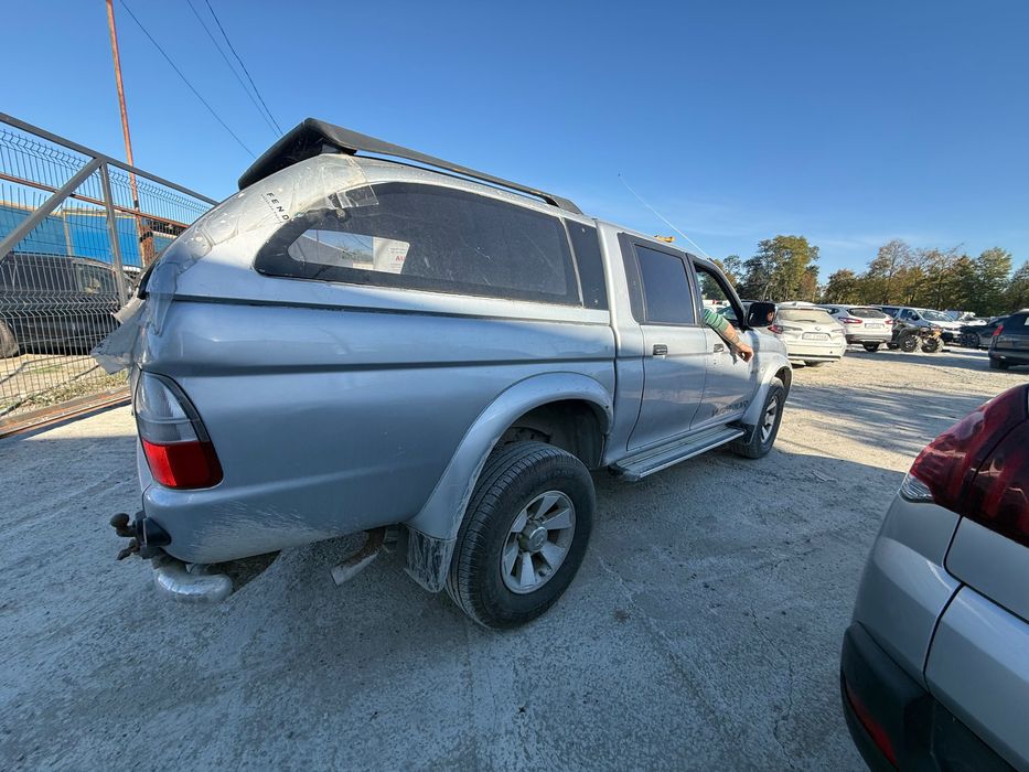 L200 4x4 пікап Англієць