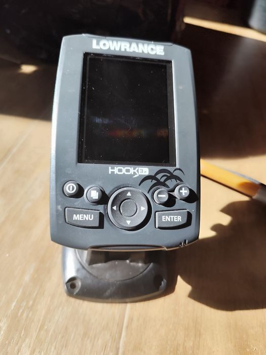 Эхолот Lowrance Hook‑3x с датчиком и креплением