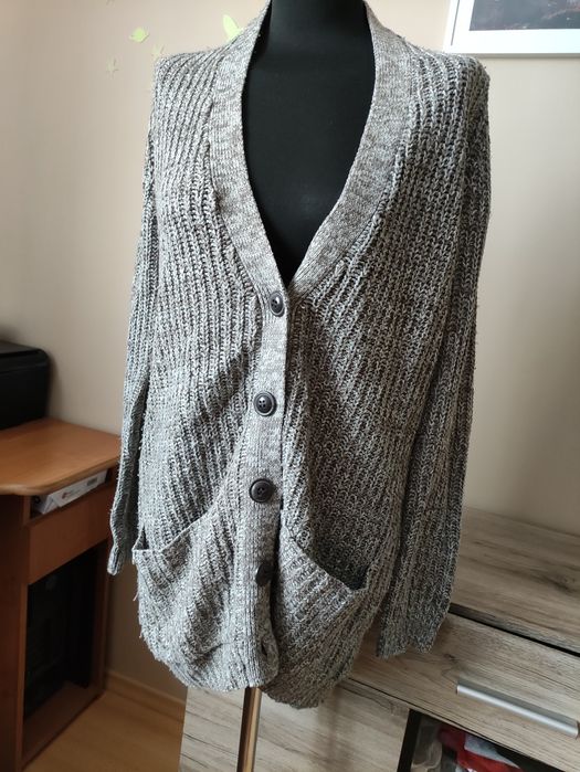 Długi sweter damski