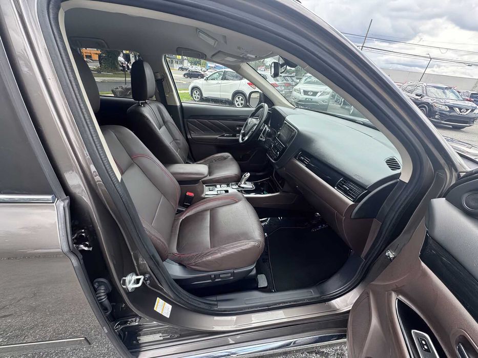 Mitsubishi Outlander Phev      2018