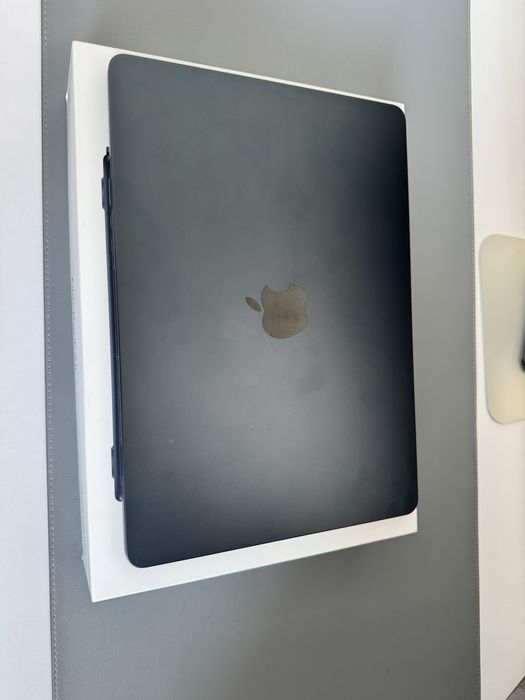 MacBook Air 13, Apple M2, 256GB (3 цикла)